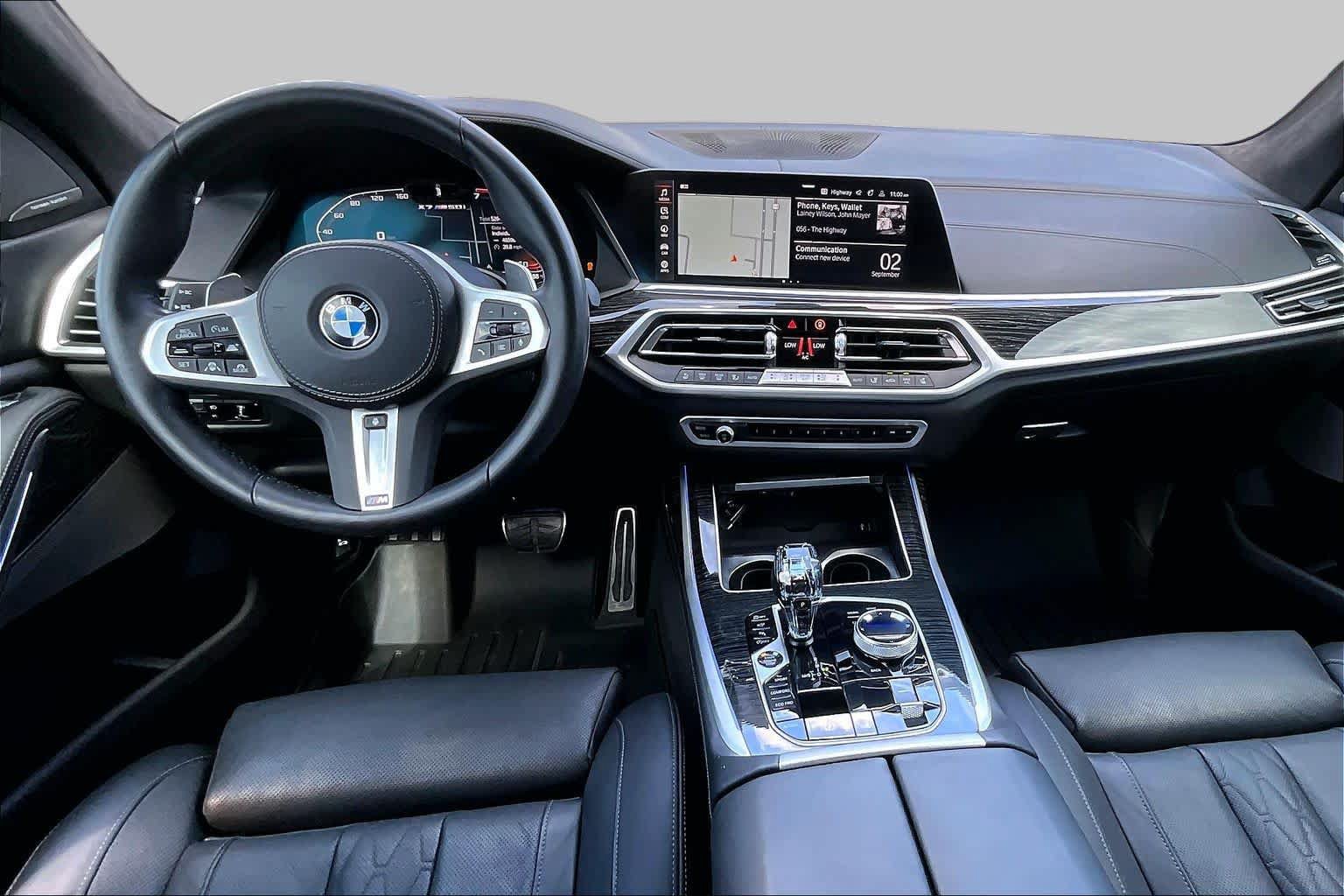 Used 2022 BMW X7 M50i w/ Dynamic Handling Package AWD/4WD image 16