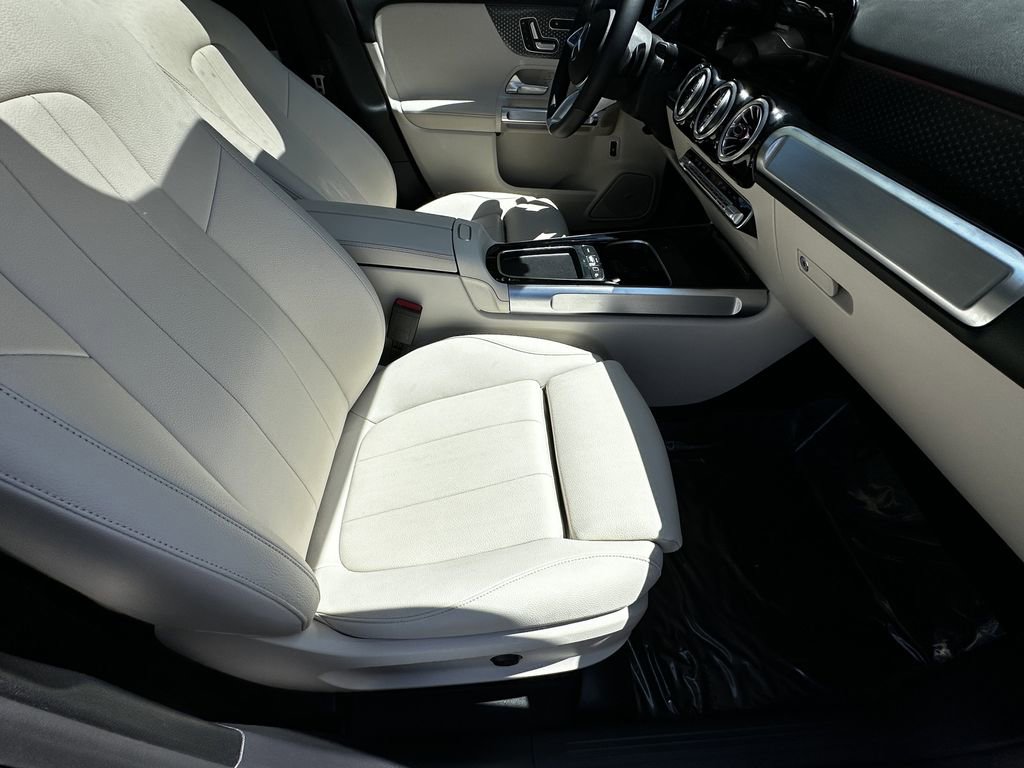 Certified 2025 Mercedes-Benz GLB 250 4MATIC image 14