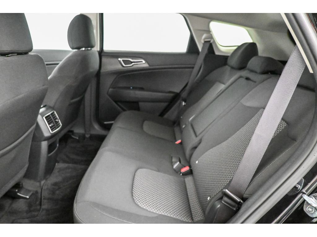 Used 2023 Kia Sportage LX image 25