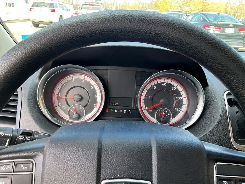 Used 2019 Dodge Grand Caravan SE w/ UConnect Hands-Free Group FWD image 14