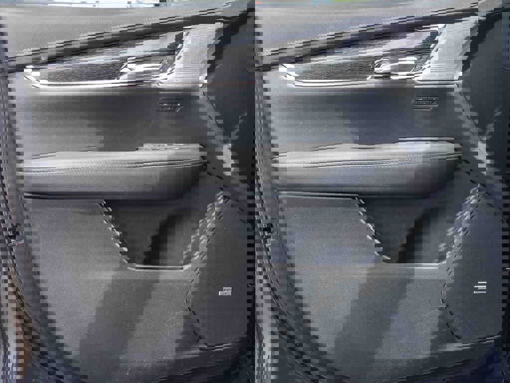 Used 2023 Cadillac XT5 Premium Luxury w/ Technology Package image 18