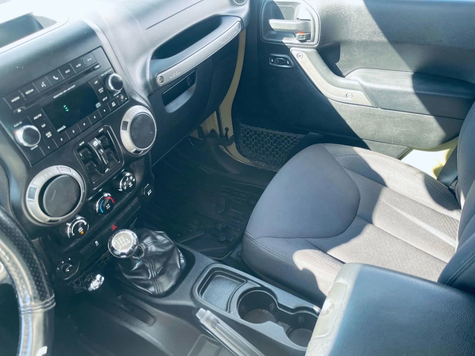 Used 2013 Jeep Wrangler Unlimited Sport image 17