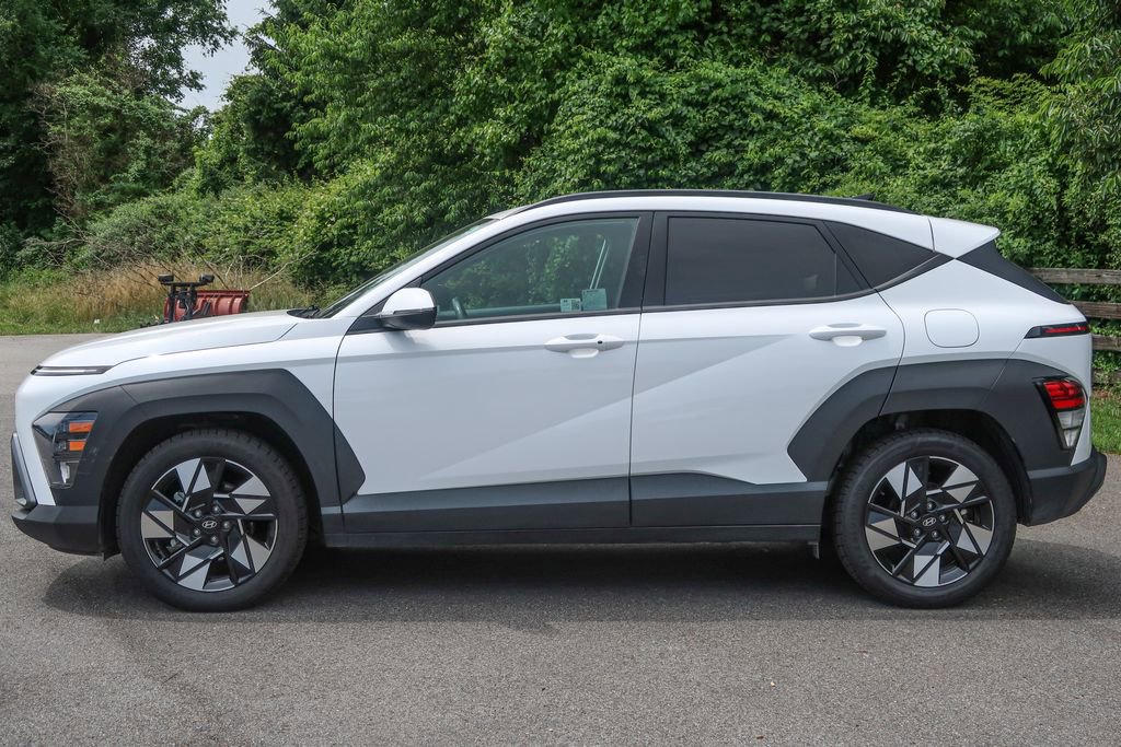 Used 2024 Hyundai Kona SEL FWD image 3
