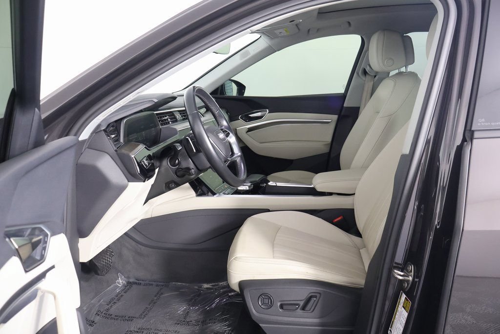 Used 2024 Audi Q8 e-tron Premium Plus w/ Premium Plus Package AWD/4WD image 10