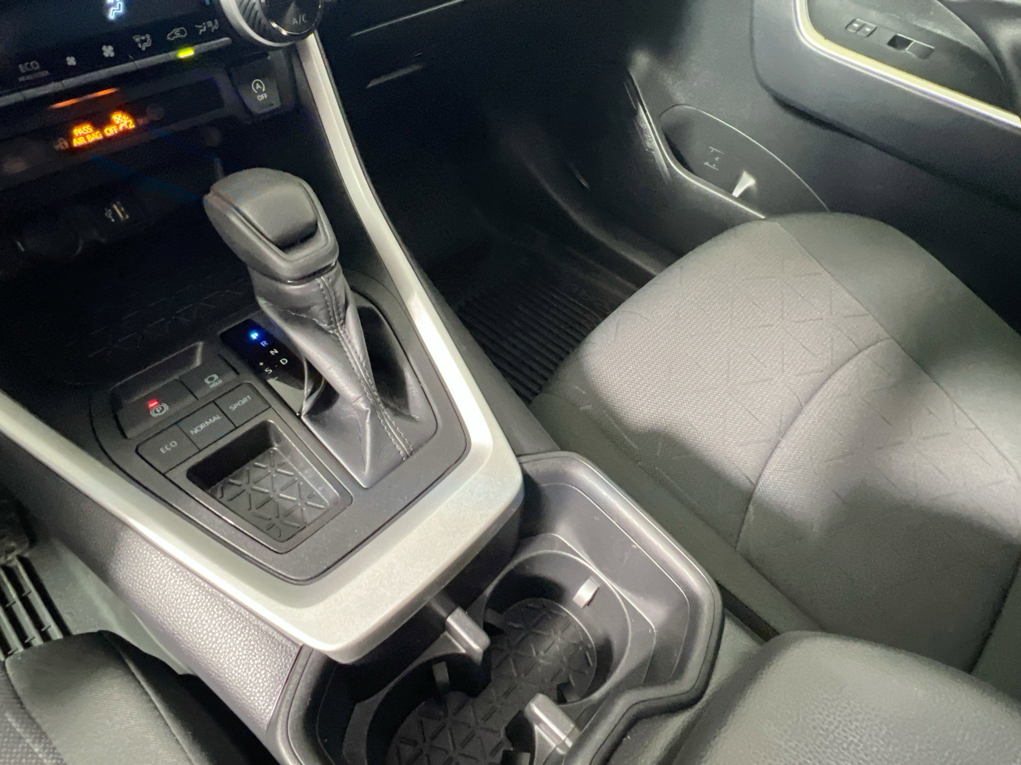 Used 2024 Toyota RAV4 XLE image 26