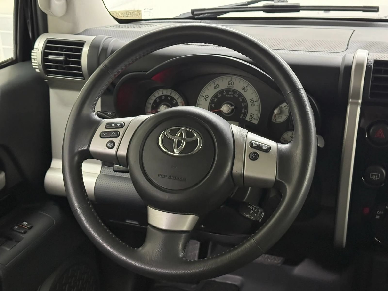 Used 2014 Toyota FJ Cruiser 4WD w/ Upgrade Package image 24