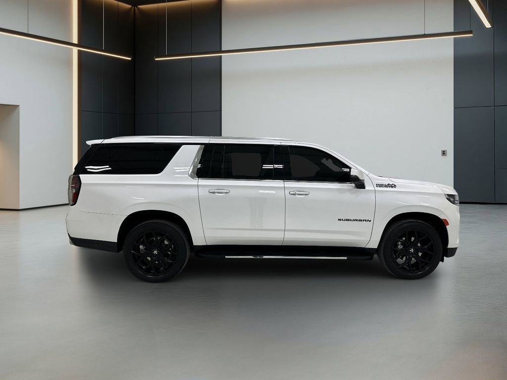 Used 2023 Chevrolet Suburban High Country AWD/4WD image 6