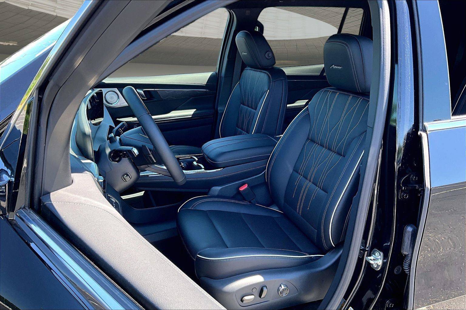 New 2026 Buick Enclave Avenir w/ Super Cruise Package FWD image 31