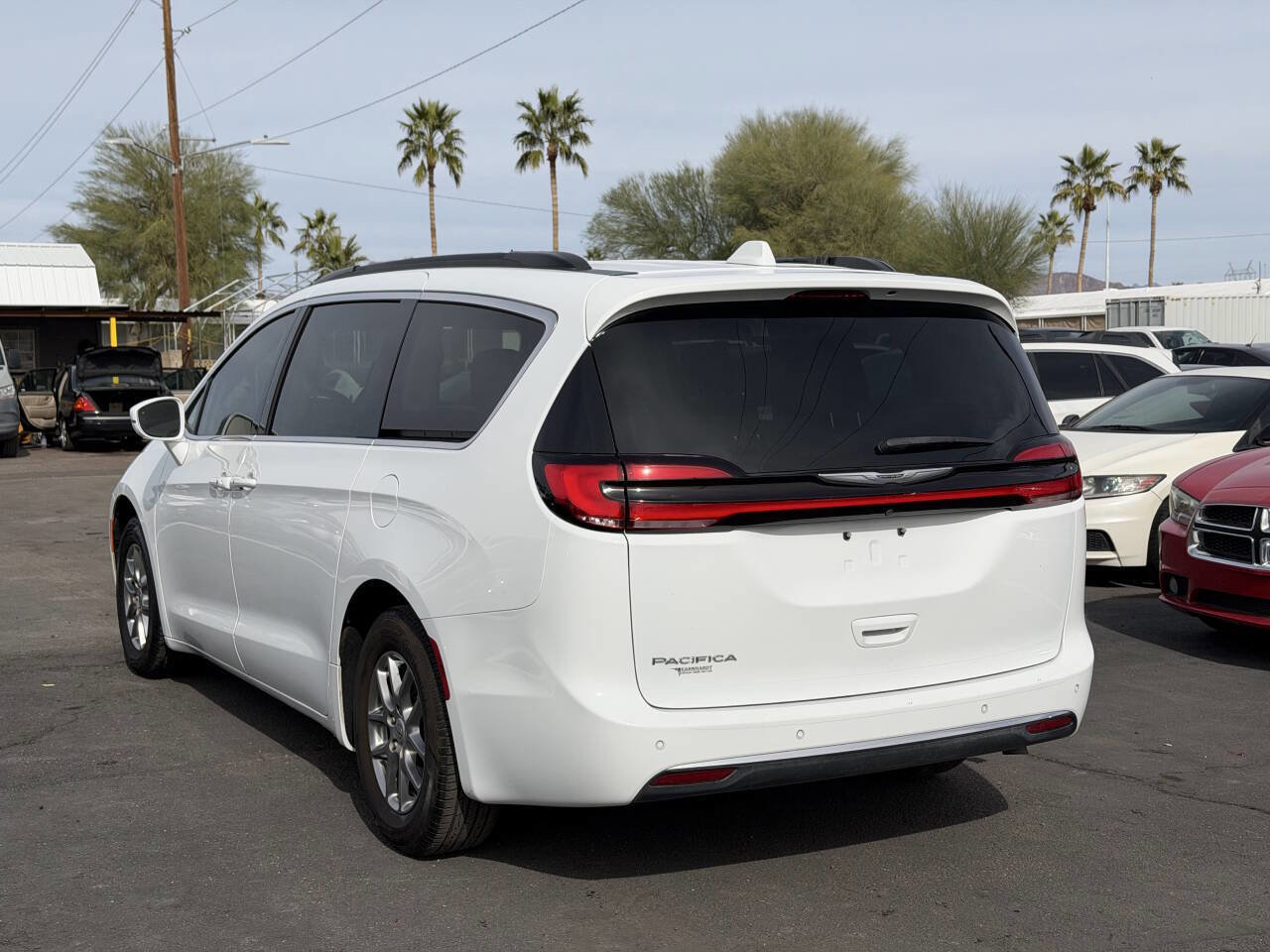 Used 2021 Chrysler Pacifica Touring image 6