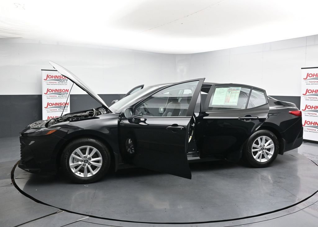 Used 2025 Toyota Camry LE FWD image 42