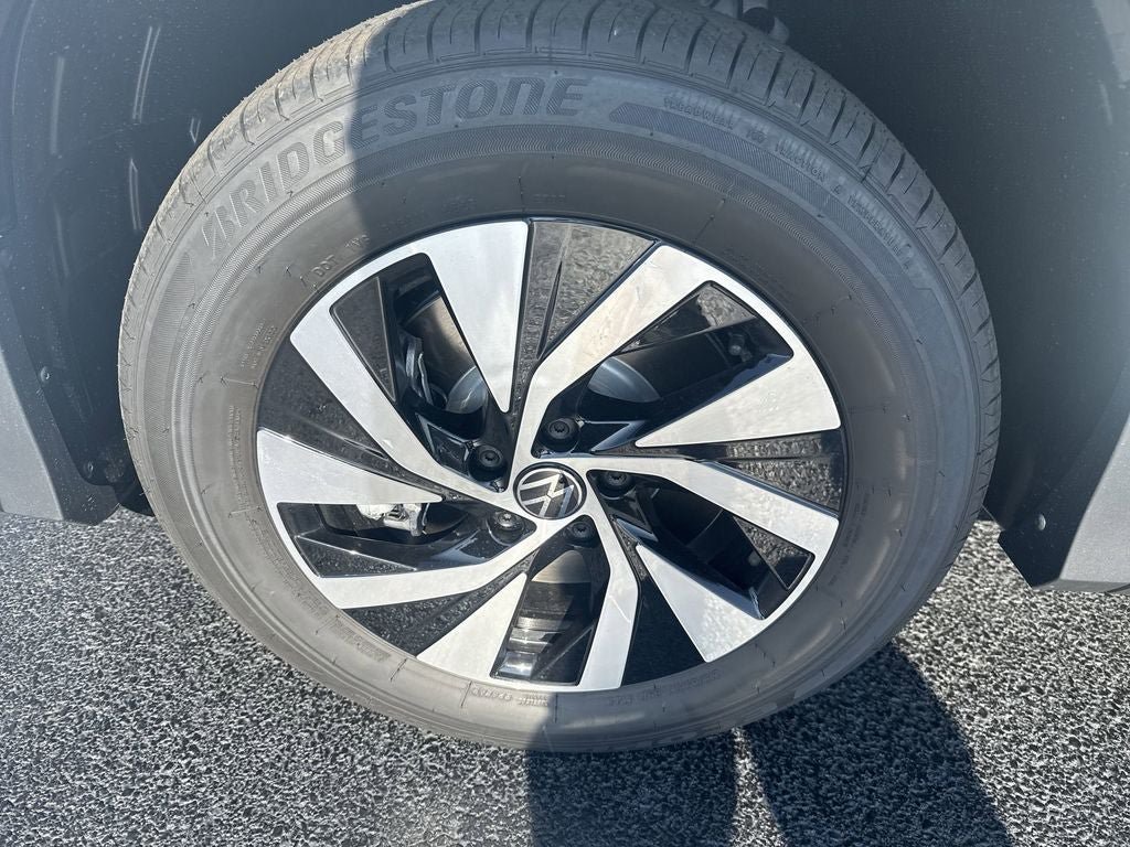 New 2025 Volkswagen Tiguan S AWD/4WD image 7