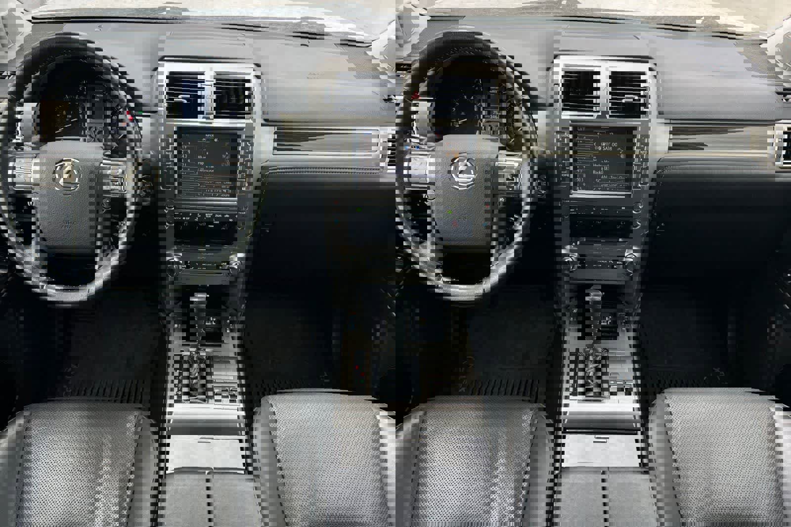 Used 2017 Lexus GX 460 w/ Navigation Package image 4