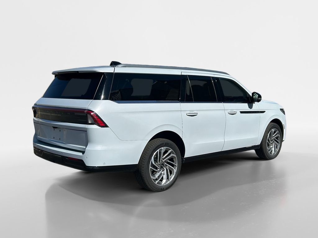 Used 2025 Lincoln Navigator L Reserve AWD/4WD image 5