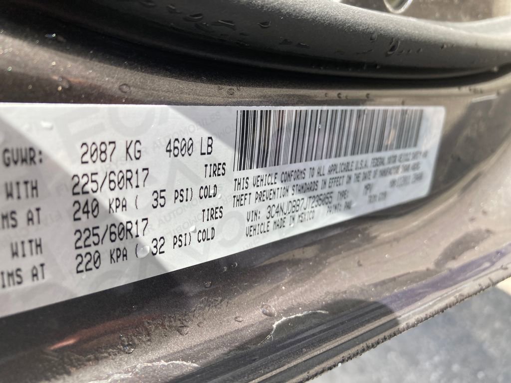 Used 2018 Jeep Compass Latitude image 34