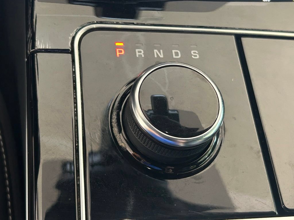 Used 2019 Land Rover Range Rover Velar R-Dynamic SE AWD/4WD image 8