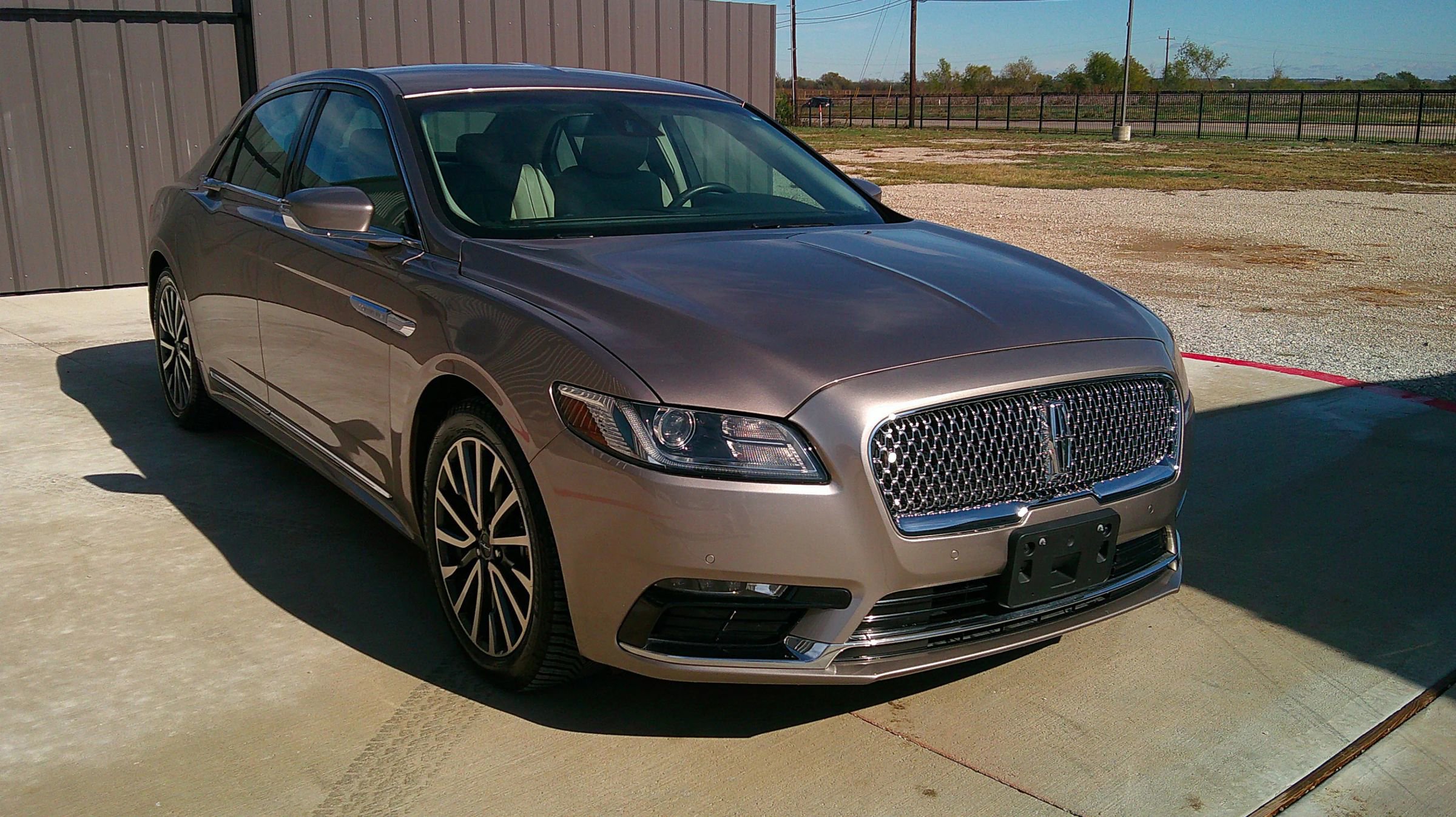 Used 2019 Lincoln Continental Select image 20