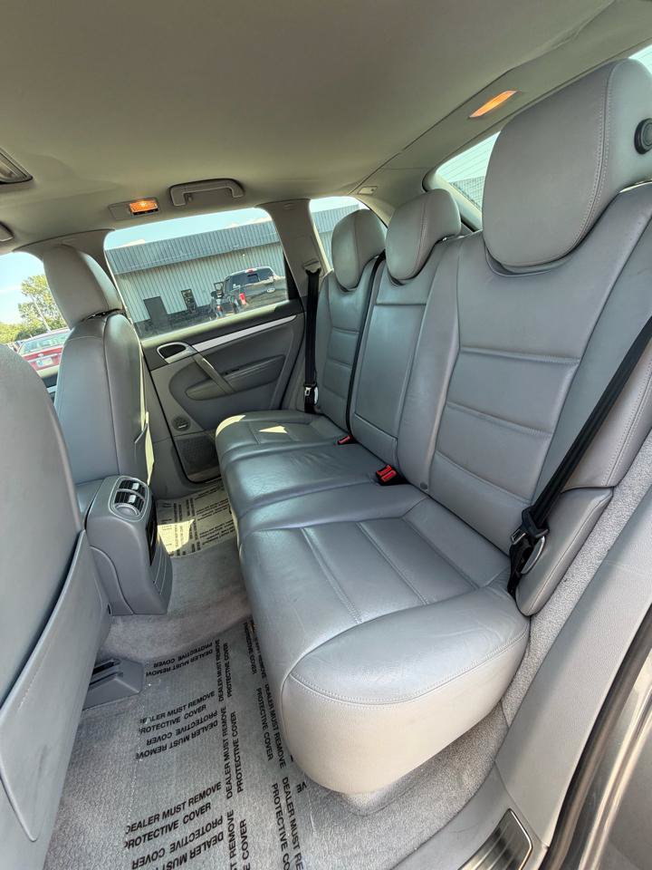 Used 2004 Porsche Cayenne S AWD/4WD image 42