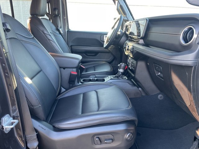 Used 2024 Jeep Wrangler Sahara w/ Technology Group image 15