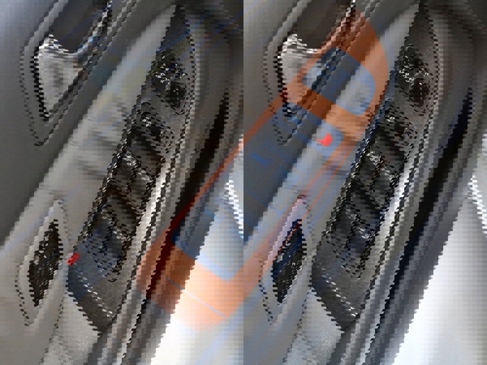 Used 2004 Acura RL w/Navigation System image 20