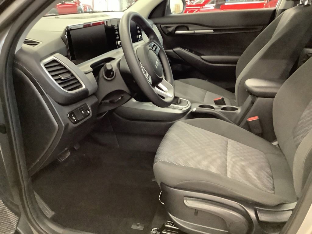 Certified 2025 Kia Seltos LX AWD/4WD image 13