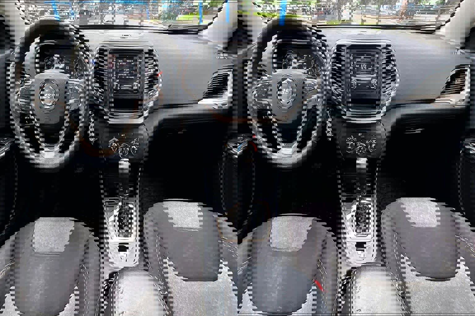 Used 2015 Jeep Cherokee Sport image 16