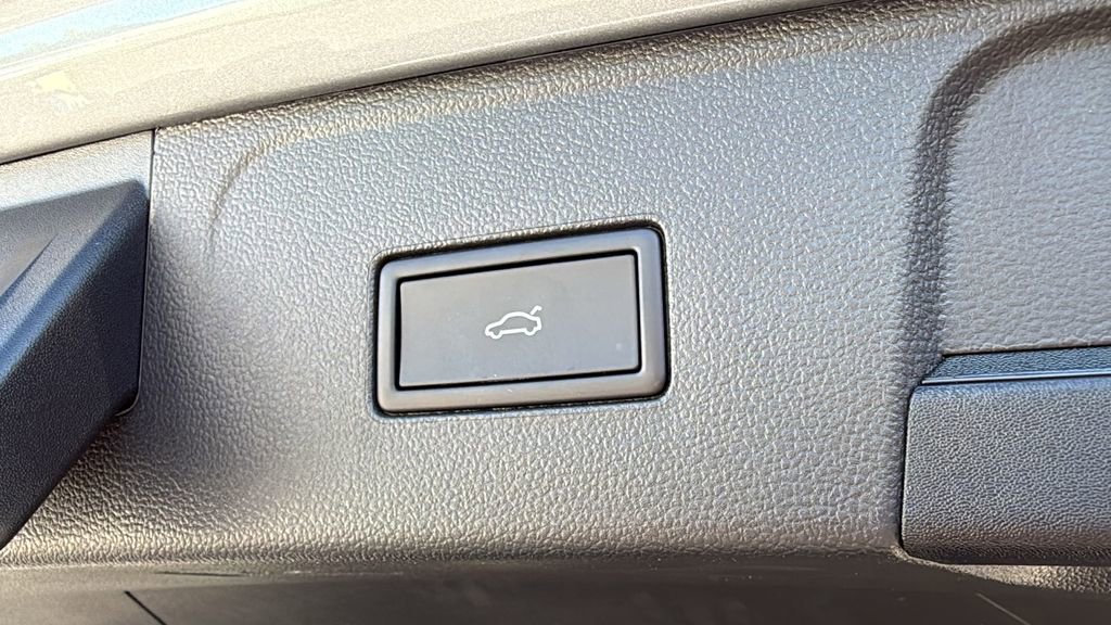 New 2026 Volkswagen Atlas SE FWD image 28