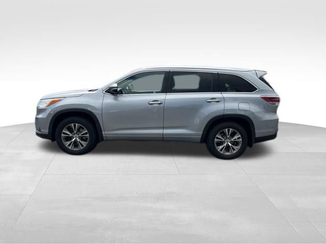 Used 2014 Toyota Highlander XLE AWD/4WD image 4