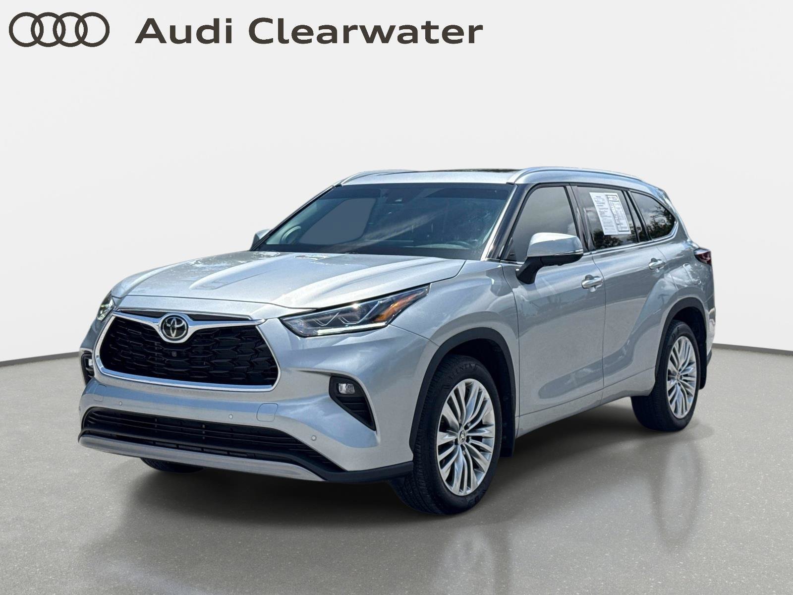 Used 2025 Toyota Highlander Platinum AWD/4WD image 1