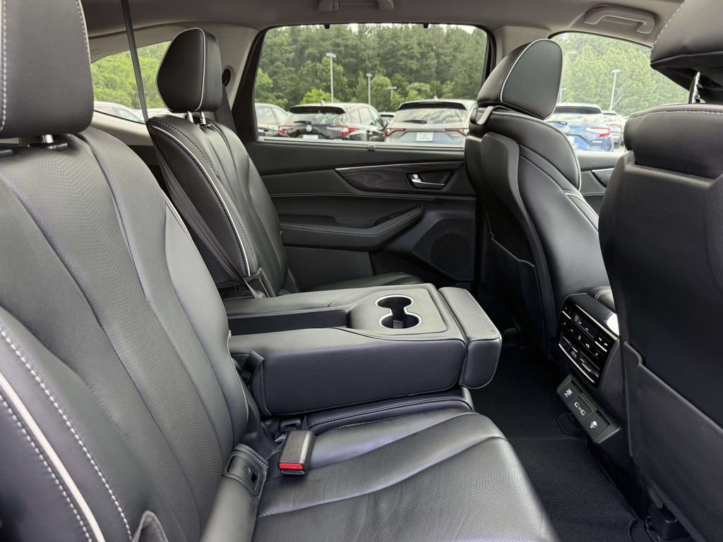 Used 2024 Acura MDX SH-AWD w/ Advance Package image 16