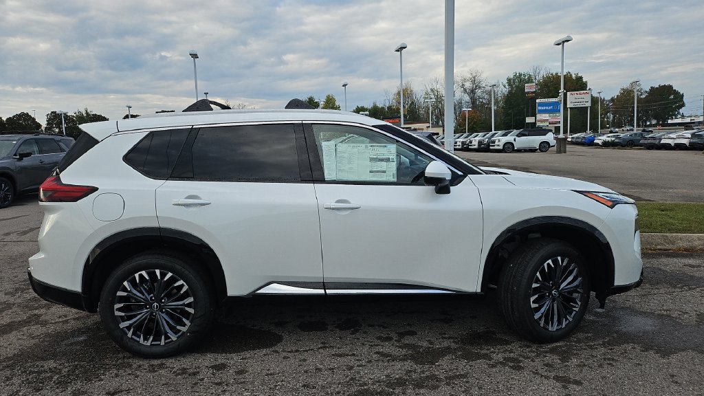 New 2026 Nissan Rogue Platinum AWD/4WD image 2
