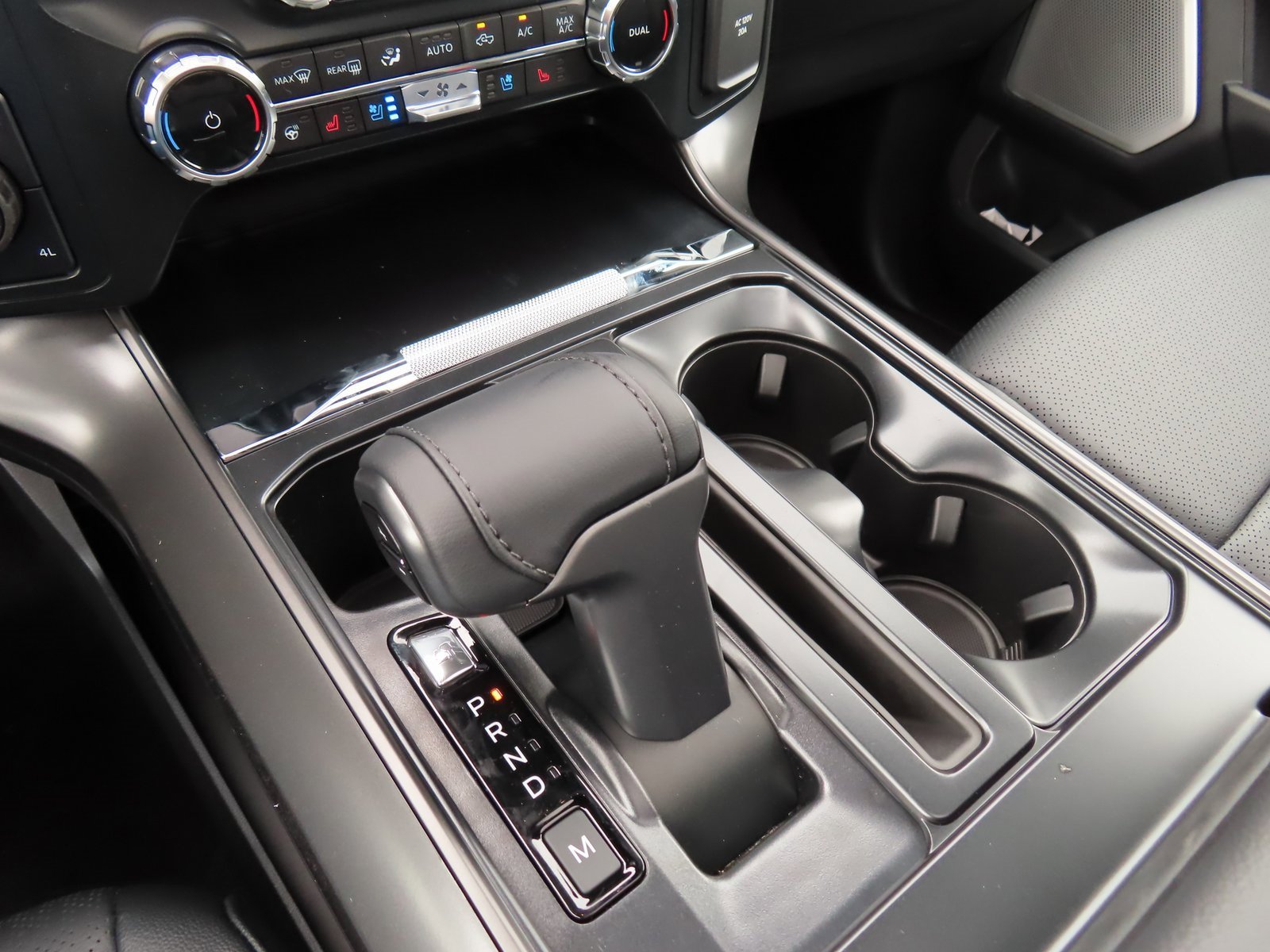 New 2025 Ford F150 Lariat w/ Equipment Group 502A High image 17