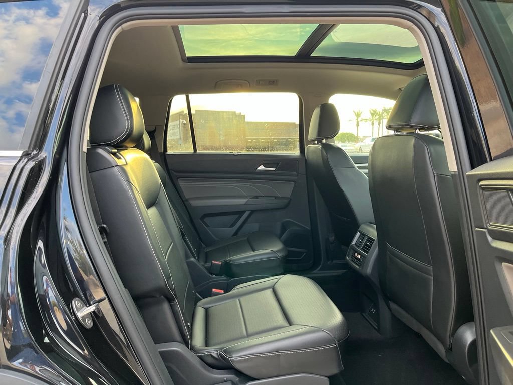 Used 2022 Volkswagen Atlas SE w/ Panoramic Sunroof Package AWD/4WD image 16