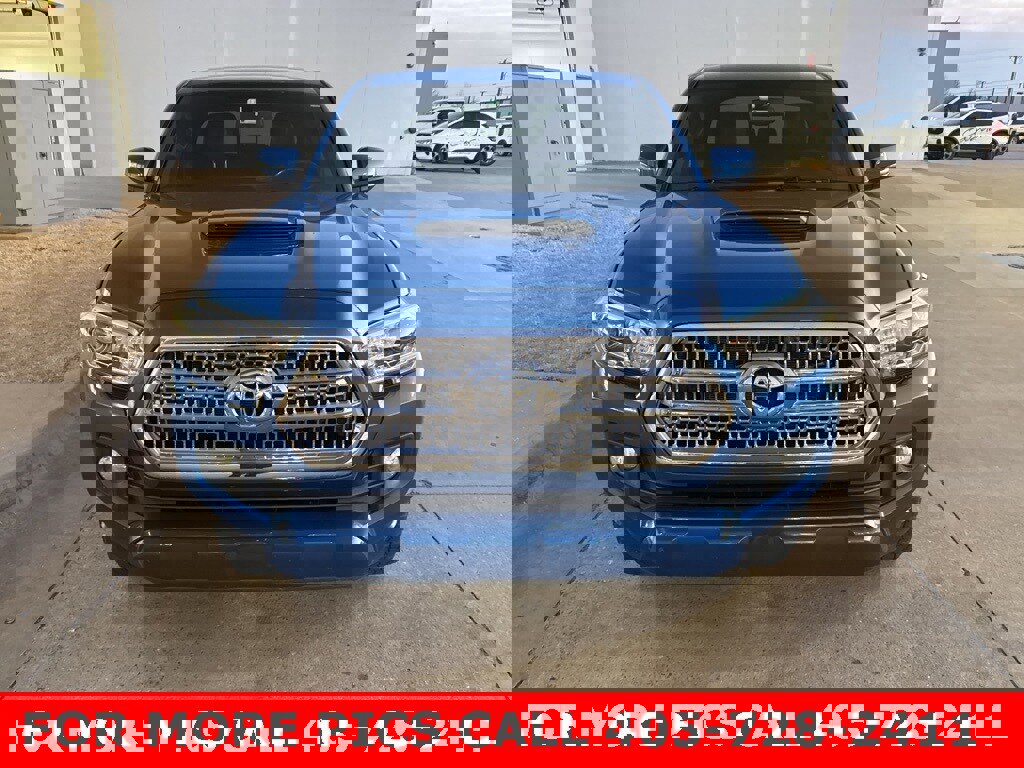 Used 2017 Toyota Tacoma TRD Sport image 2