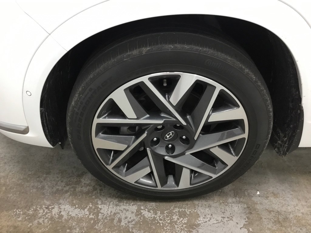 Used 2023 Hyundai Santa Fe Calligraphy FWD image 5