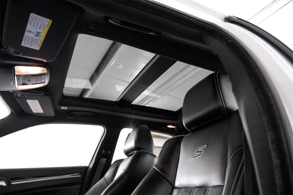 Used 2023 Chrysler 300 S image 4