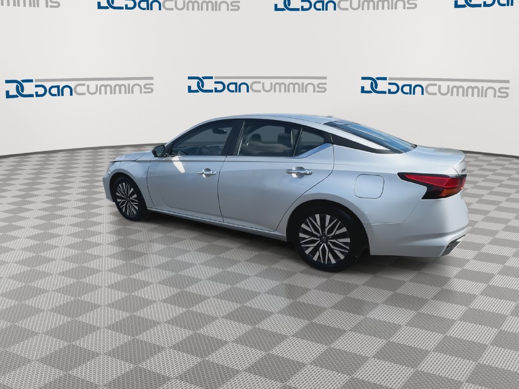 Used 2024 Nissan Altima 2.5 SV FWD image 7