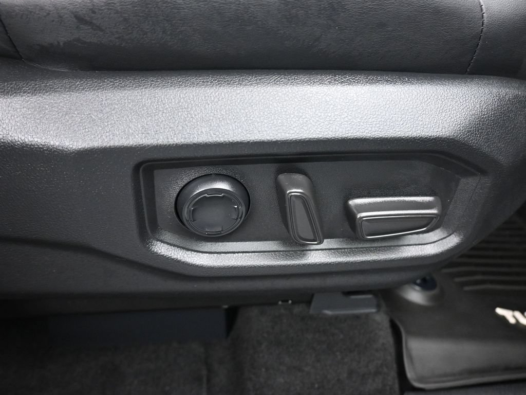 Used 2023 Toyota Tundra Platinum w/ Advanced Package AWD/4WD image 50