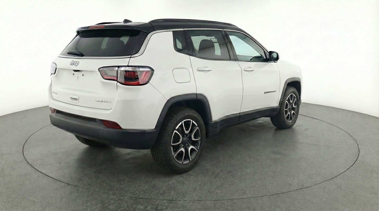 Used 2025 Jeep Compass Trailhawk AWD/4WD image 9