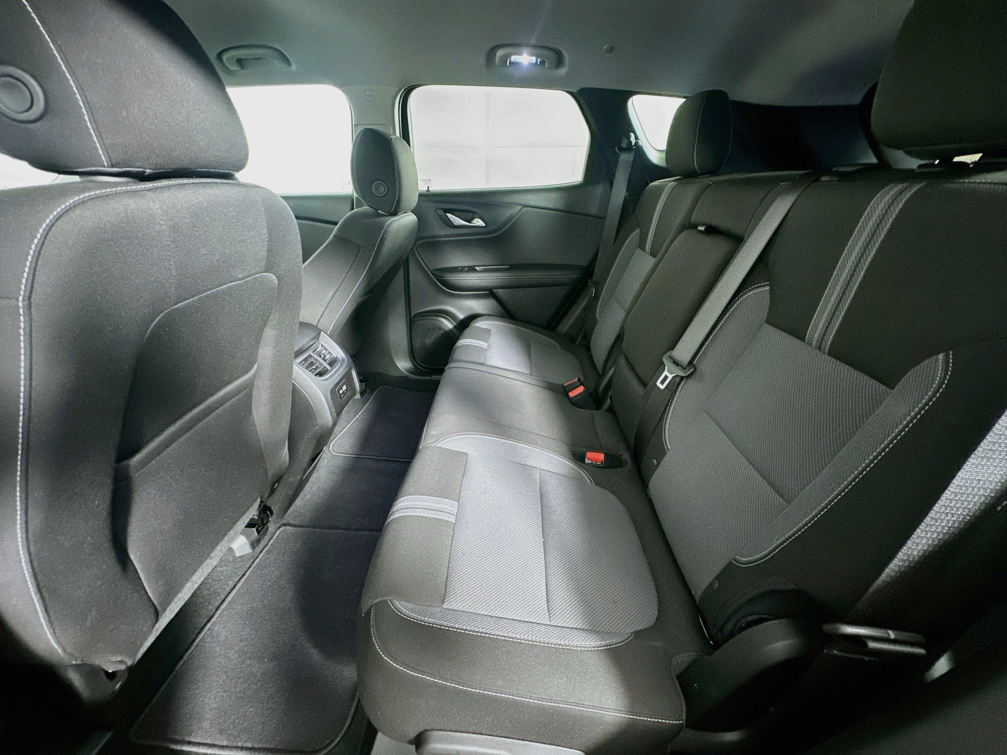 Used 2026 Chevrolet Blazer LT FWD image 26