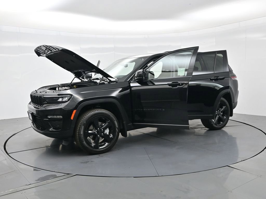 New 2025 Jeep Grand Cherokee Limited w/ Luxury Tech Group II image 42