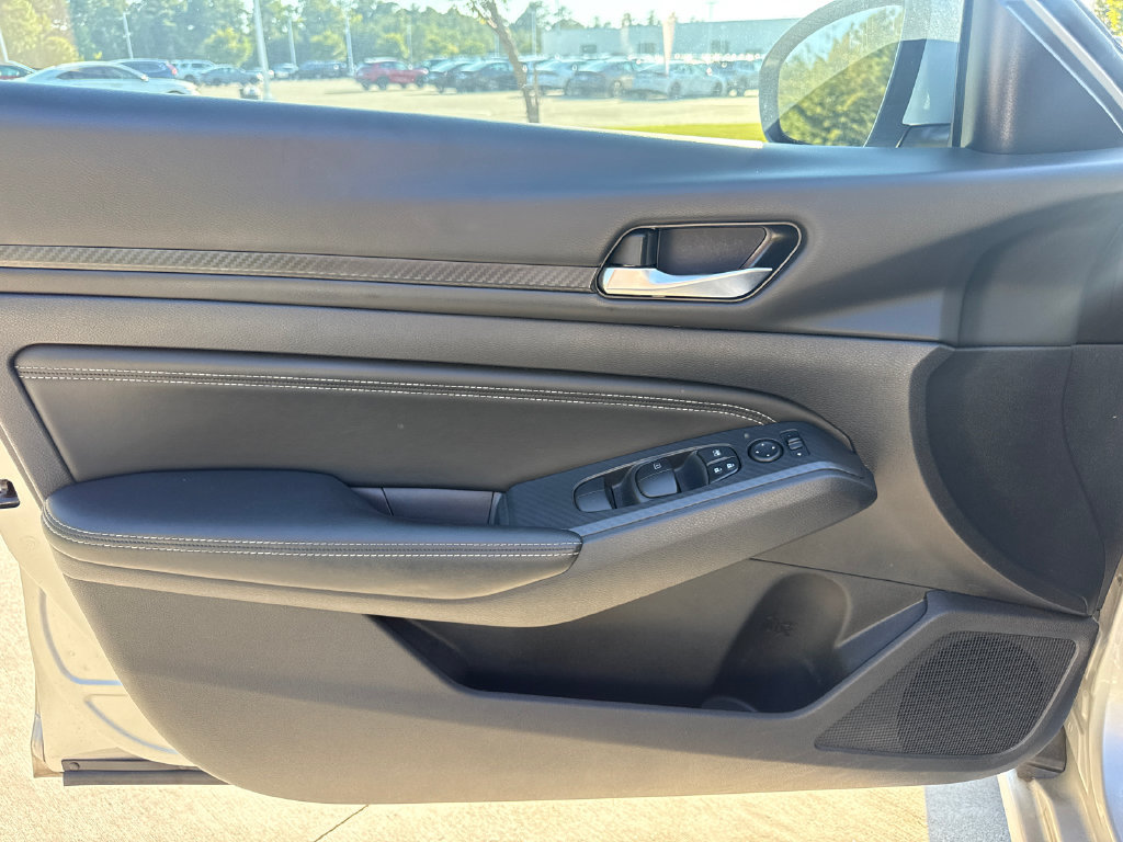 Used 2020 Nissan Altima 2.5 S FWD image 13