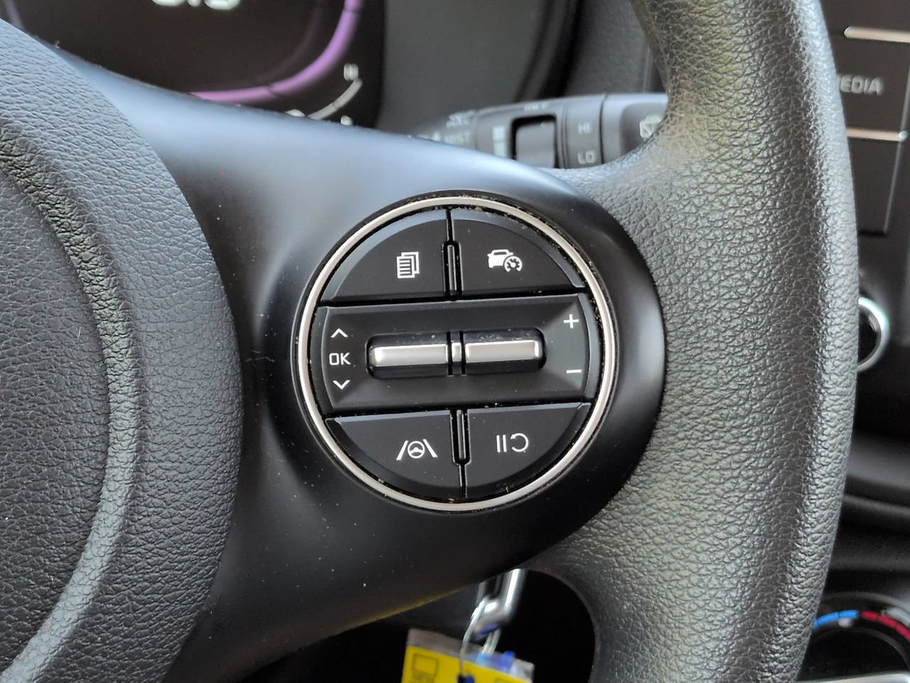Certified 2023 Kia Soul LX w/ LX Technology Package FWD image 24