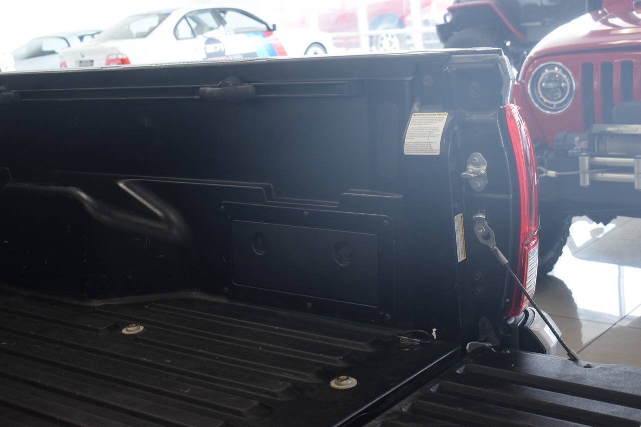 Used 2021 Toyota Tacoma SR5 w/ Technology Package AWD/4WD image 16