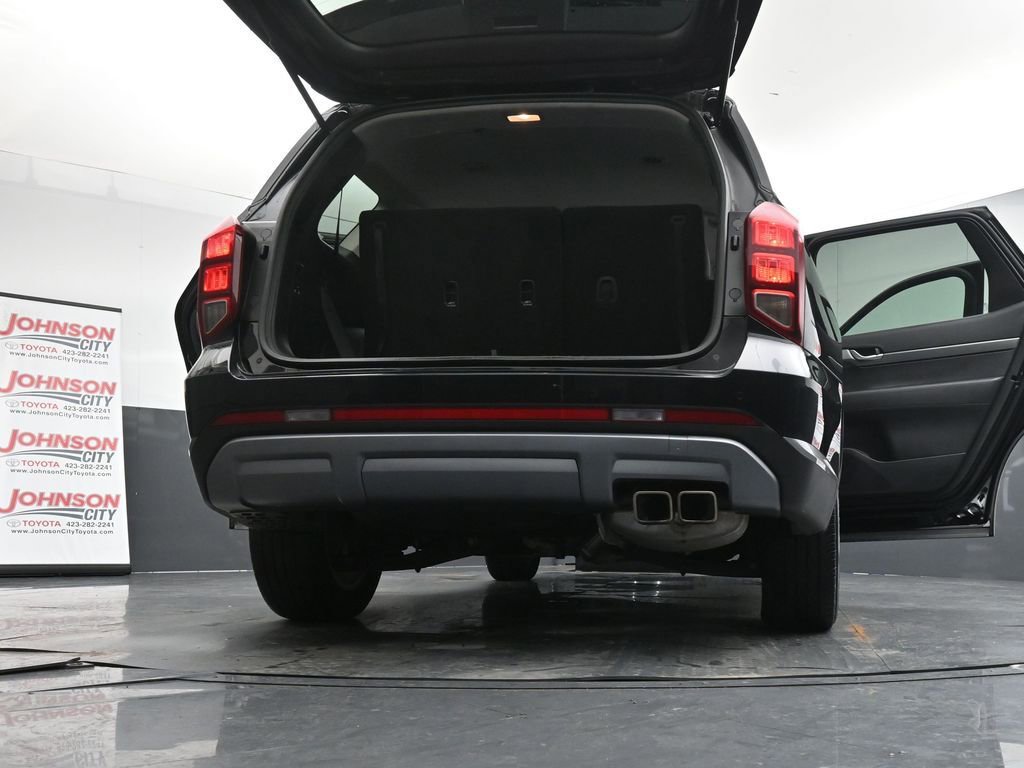 Used 2023 Hyundai Palisade SE w/ Cargo Package image 48
