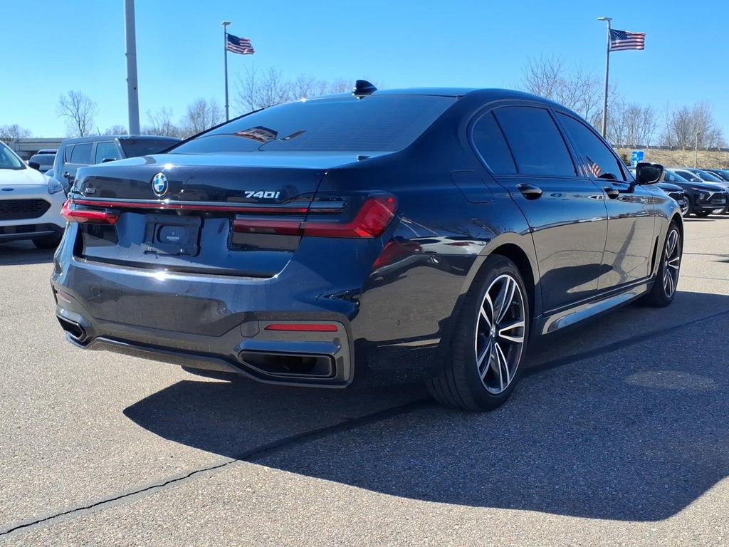Used 2021 BMW 740i xDrive w/ M Sport Package image 4