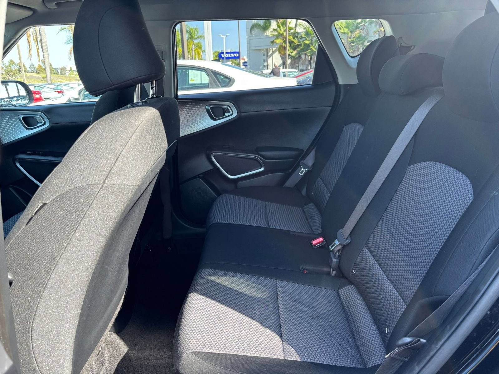 Used 2025 Kia Soul LX w/ LX Technology Package FWD image 22