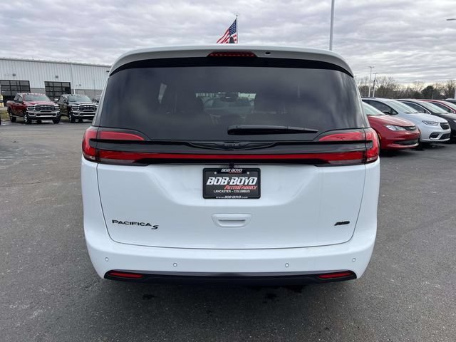 New 2026 Chrysler Pacifica Select w/ S Appearance Package AWD/4WD image 6