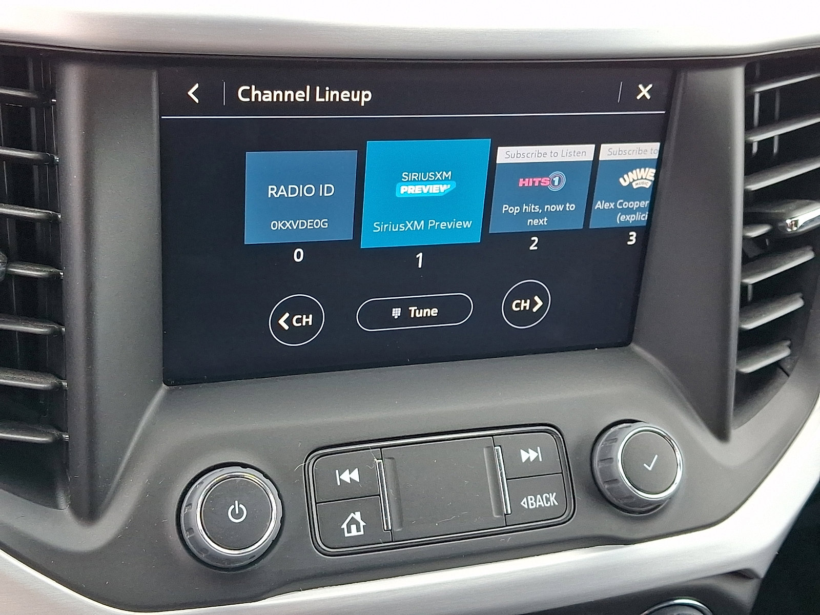 Certified 2023 GMC Acadia SLE w/ Driver Convenience Package image 20