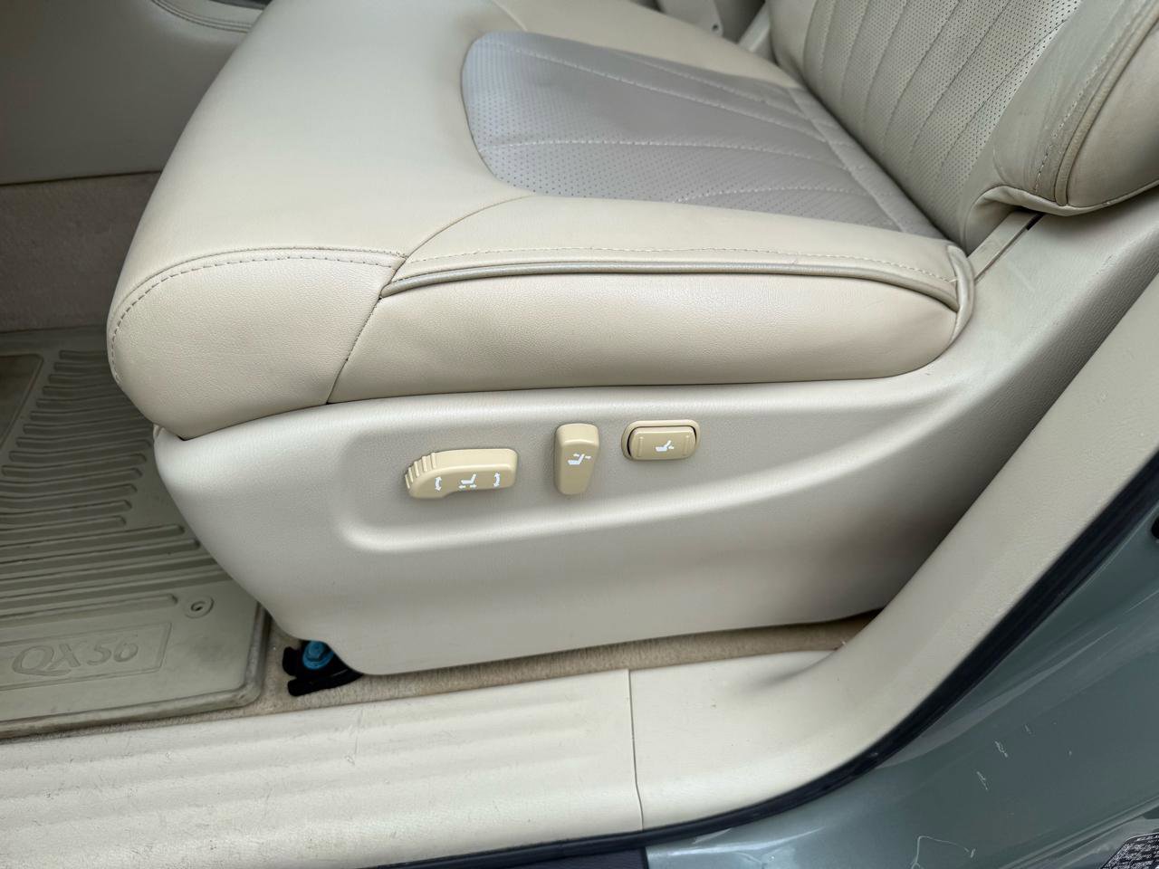 Used 2012 INFINITI QX56 4WD w/ Deluxe Touring Pkg image 14