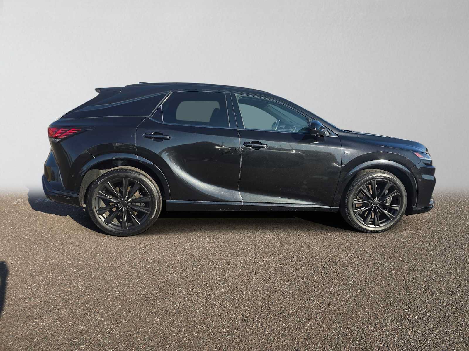 Used 2023 Lexus RX 500h F Sport w/ Cold Area Package AWD/4WD image 2